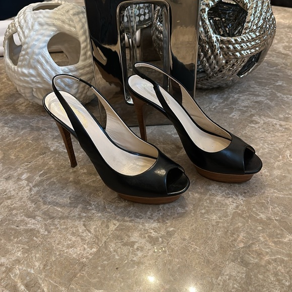 Elie Tahari Slingbacks - Picture 2 of 5